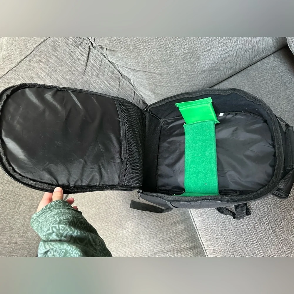 Vivitar Large Photo/Video Backpack. Excellent condition. - Picture 7 of 8